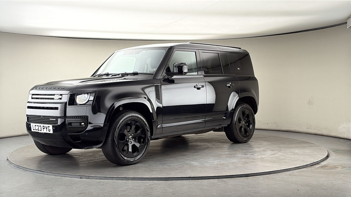 Land Rover Defender 110 Image 20
