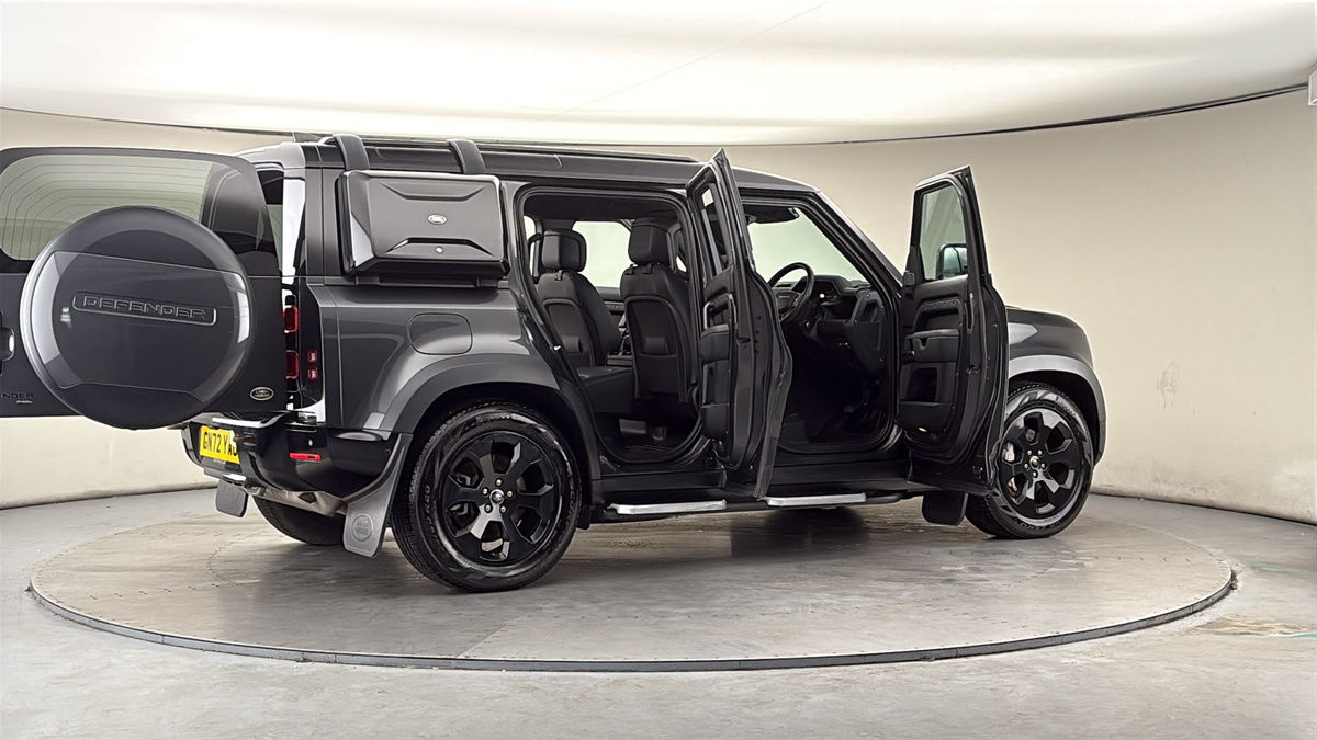 More views of Land Rover Defender 110