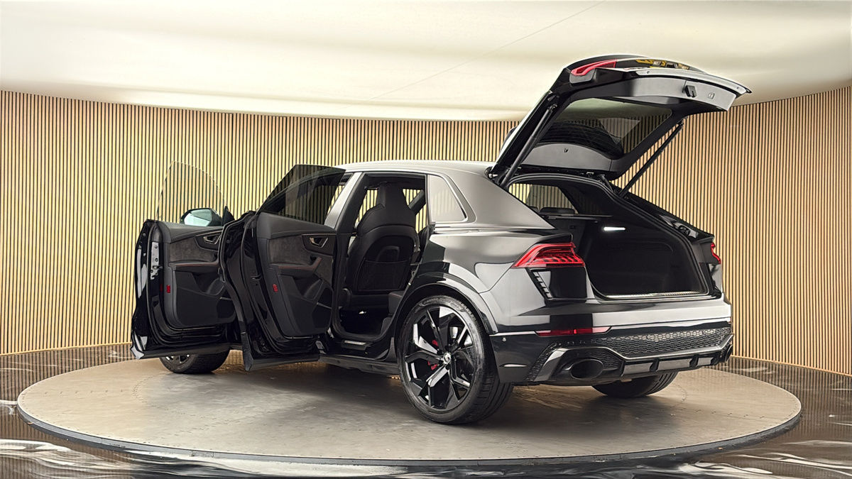 More views of Audi RSQ8