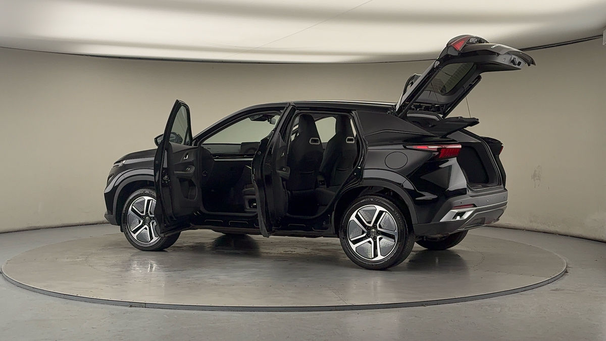 More views of Omoda 5