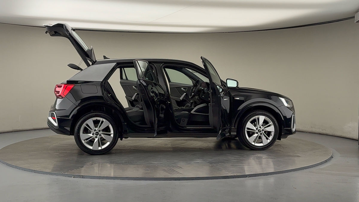 More views of Audi Q2
