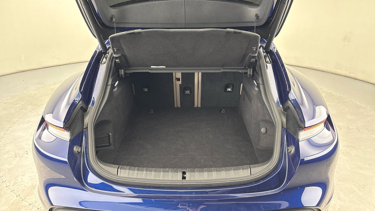 Porsche Taycan Image 11