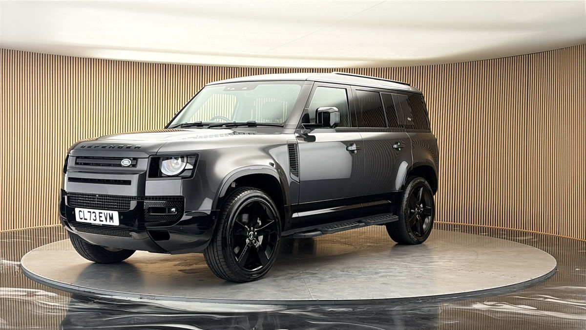 More views of Land Rover Defender 110