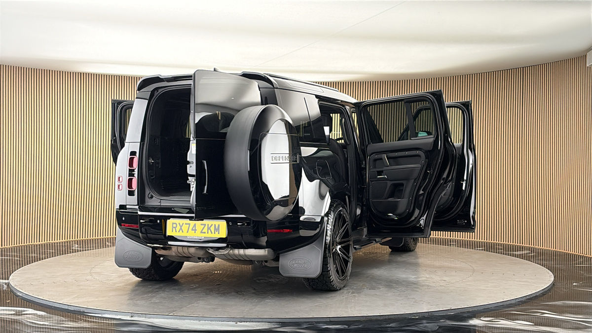 More views of Land Rover Defender 110