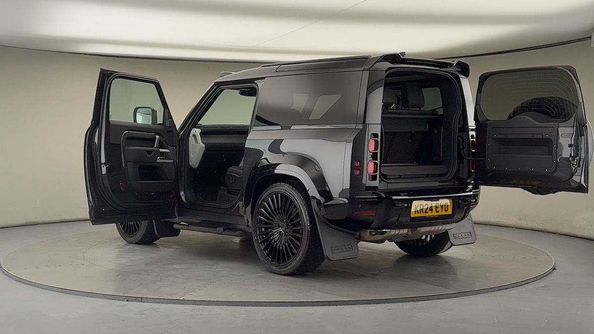 More views of Land Rover Defender 90