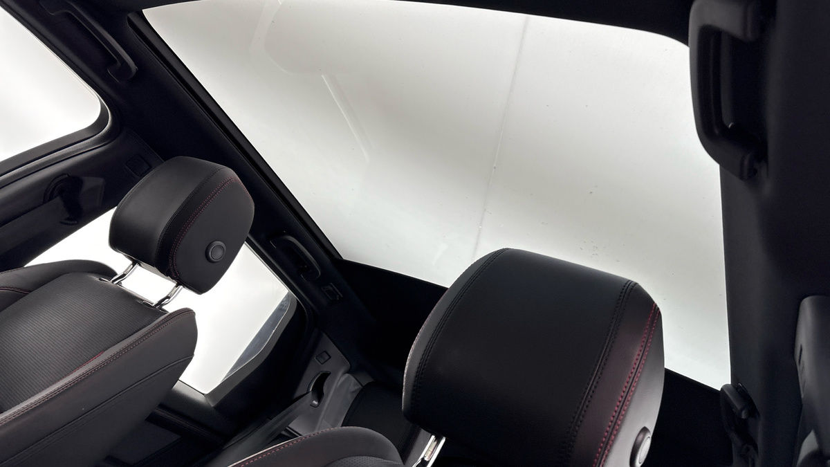 Land Rover Discovery Sport Image 6