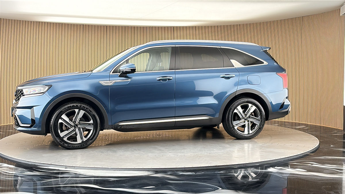 More views of Kia Sorento