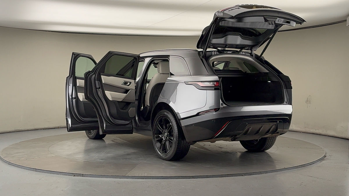 Land Rover Range Rover Velar Image 23