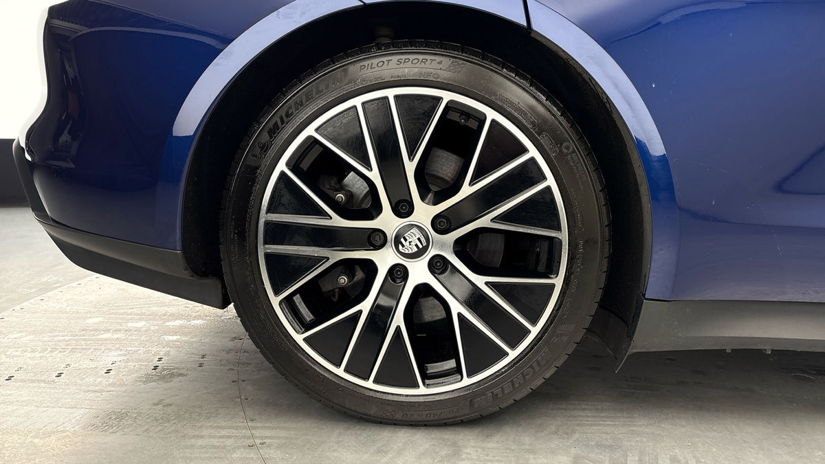 Porsche Taycan Image 11