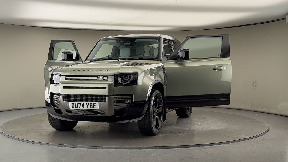 More views of Land Rover Defender 90