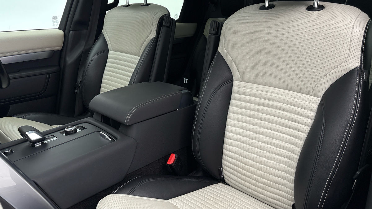 Land Rover Discovery Image 7