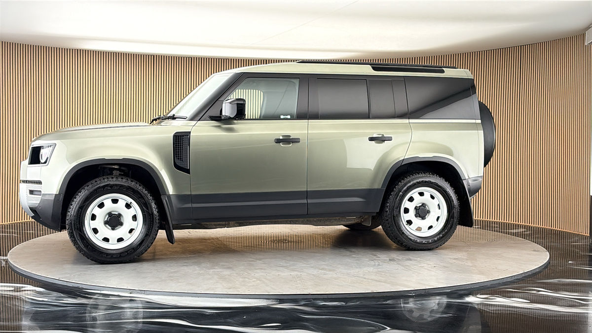 More views of Land Rover Defender 110