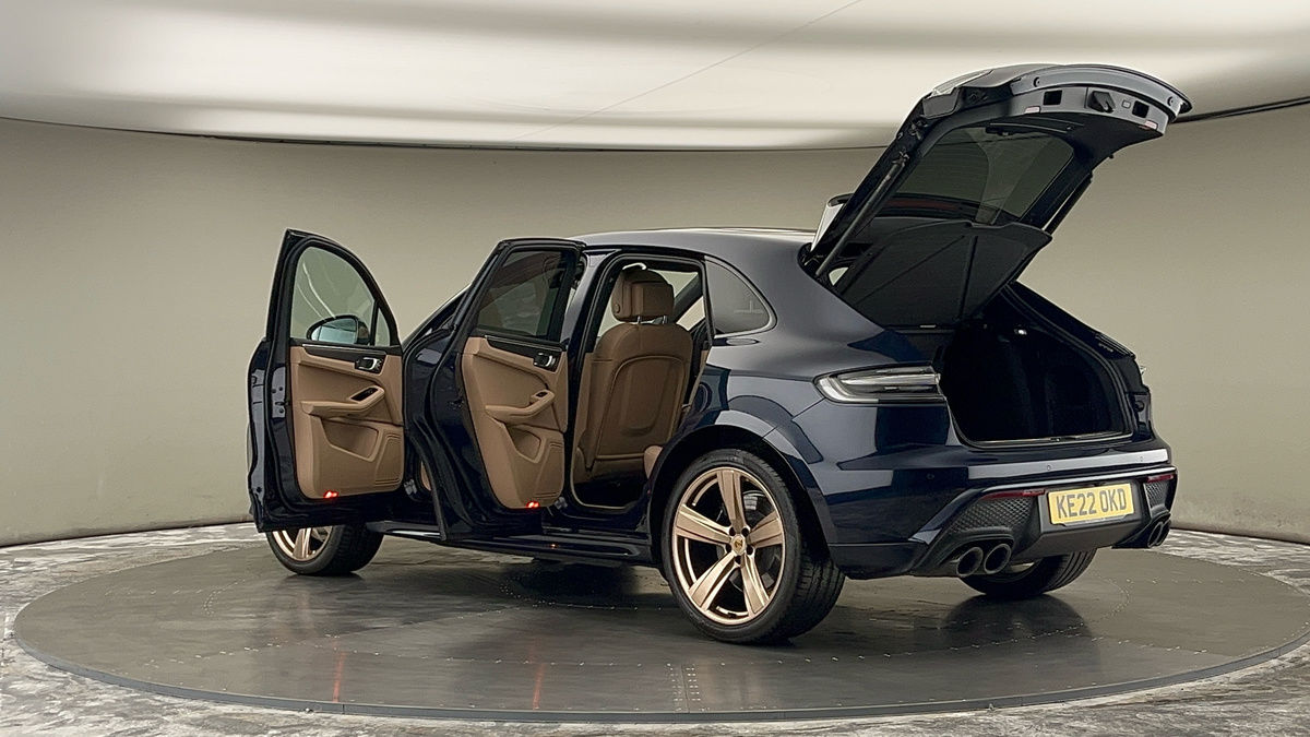More views of Porsche Macan
