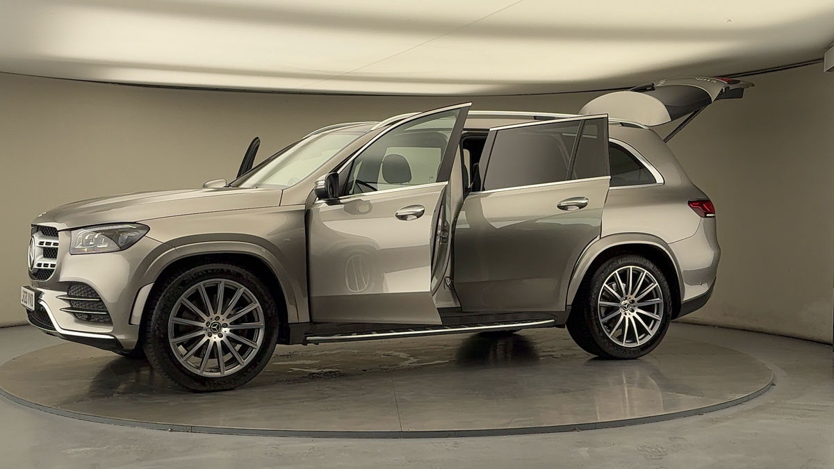 More views of Mercedes-Benz GLS