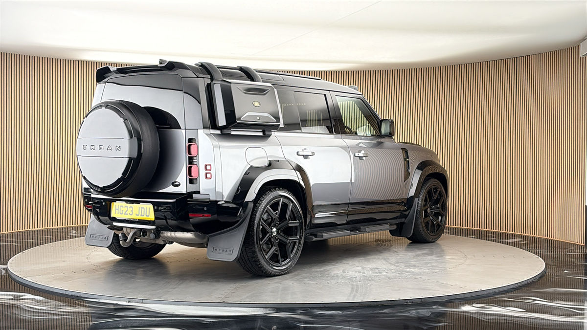 More views of Land Rover Defender 110