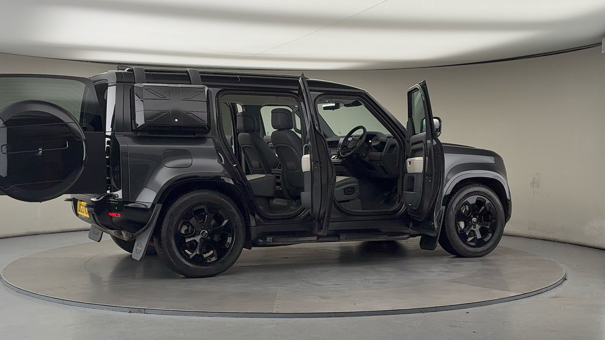 More views of Land Rover Defender 110