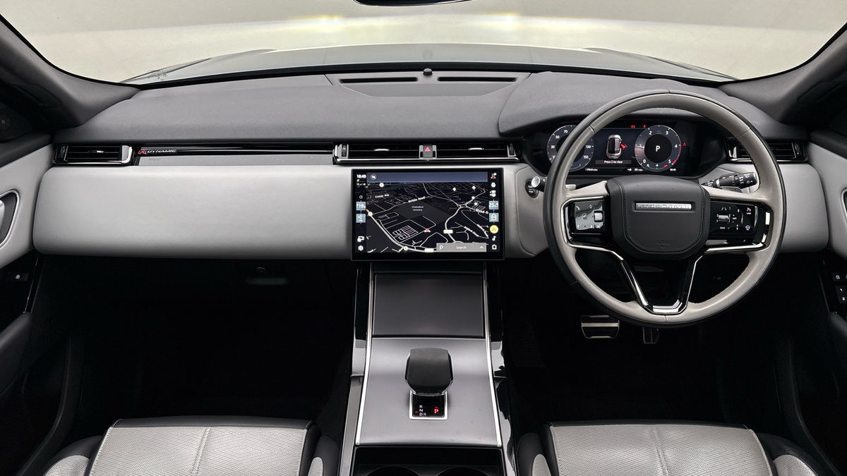 Land Rover Range Rover Velar Image 12