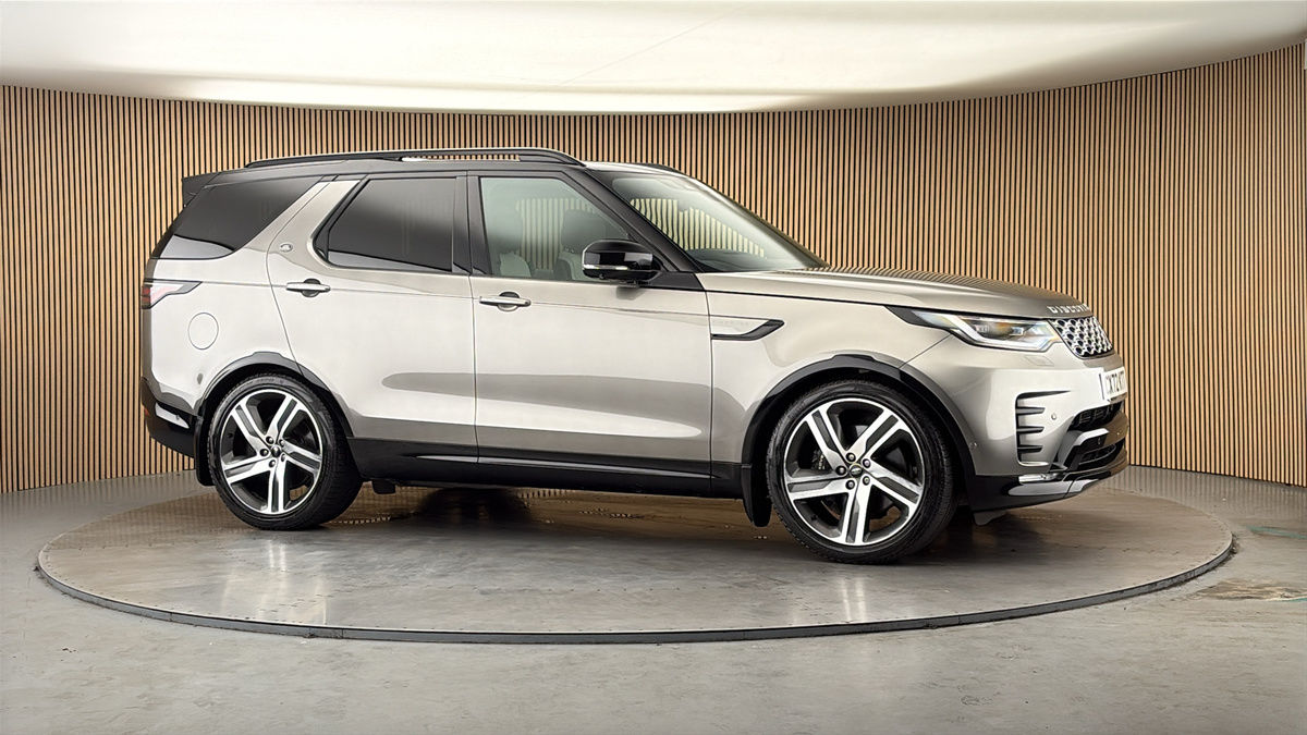 More views of Land Rover Discovery