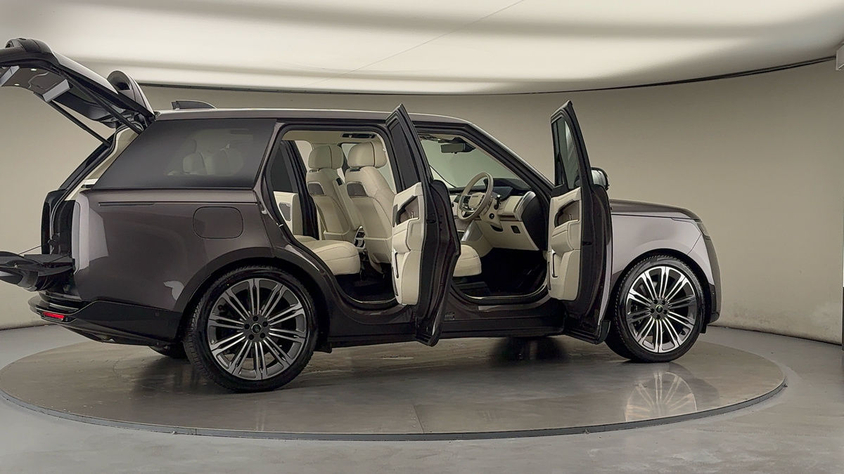 More views of Land Rover Range Rover