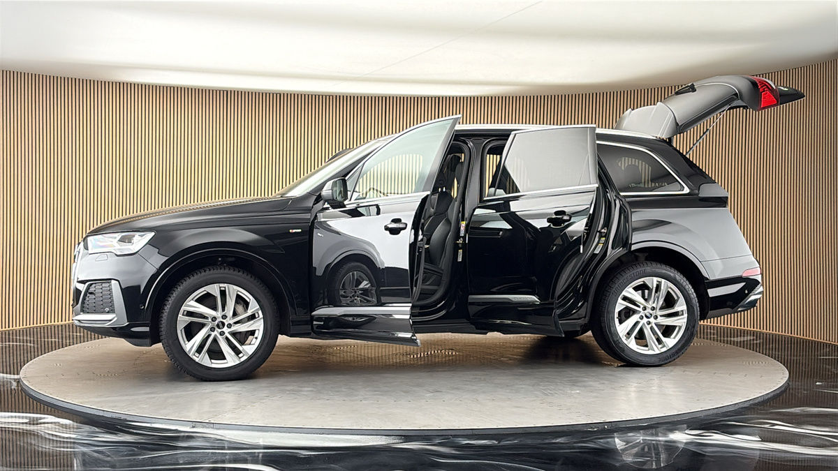 More views of Audi Q7