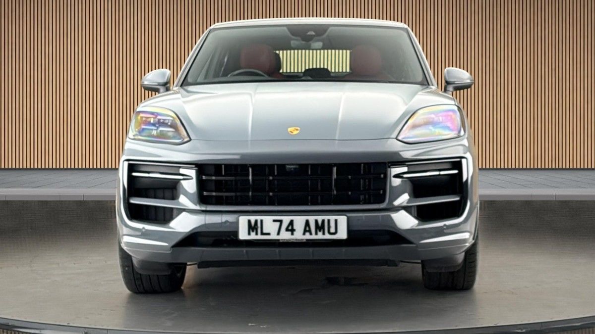 Porsche Cayenne Image 3