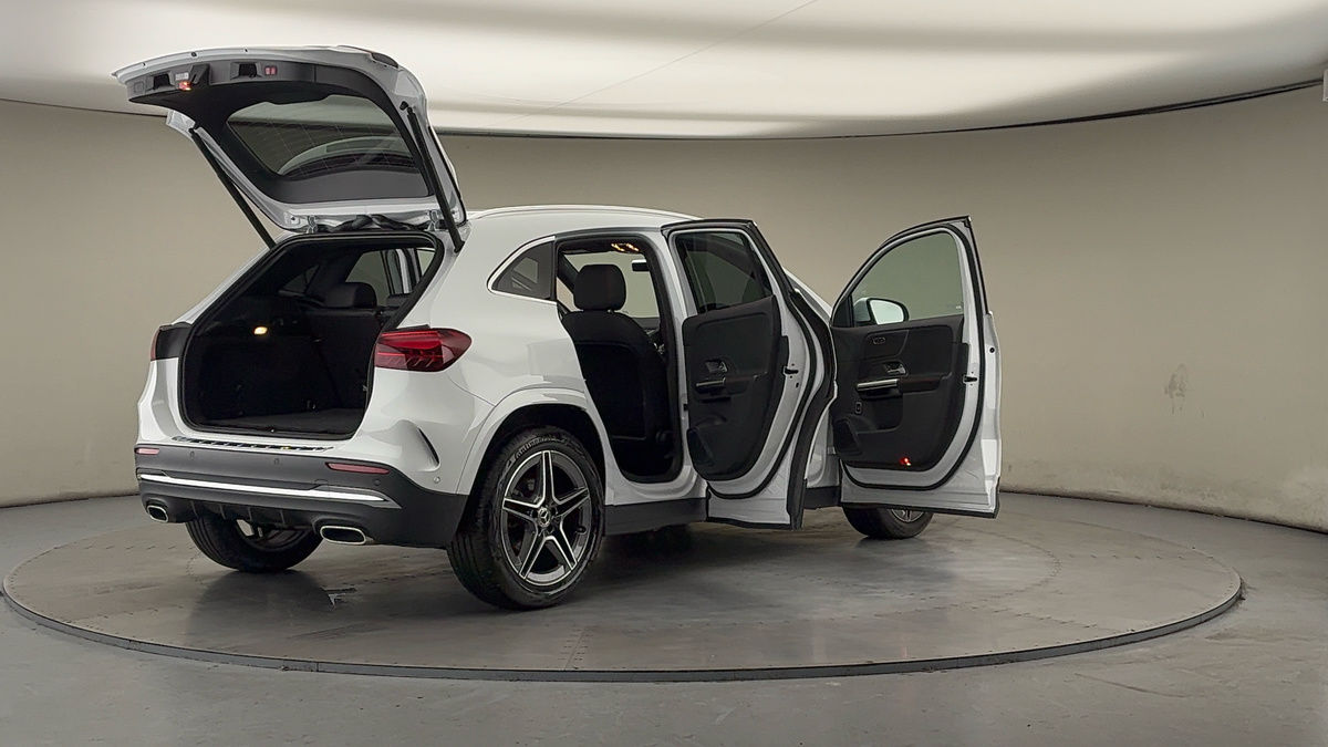 More views of Mercedes-Benz GLA