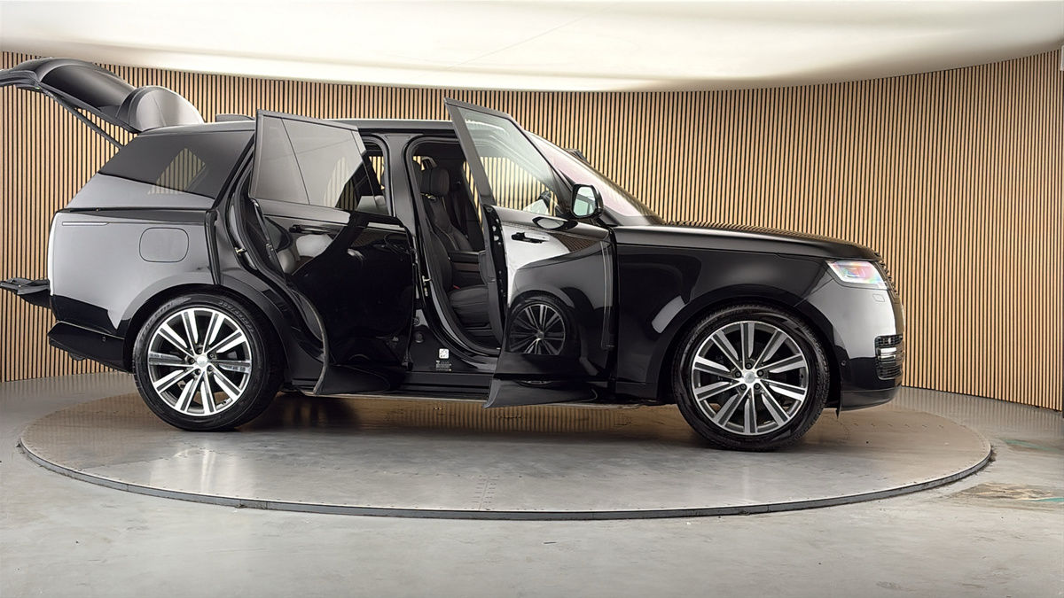 More views of Land Rover Range Rover