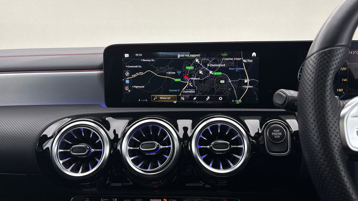 Mercedes-Benz CLA Image 17