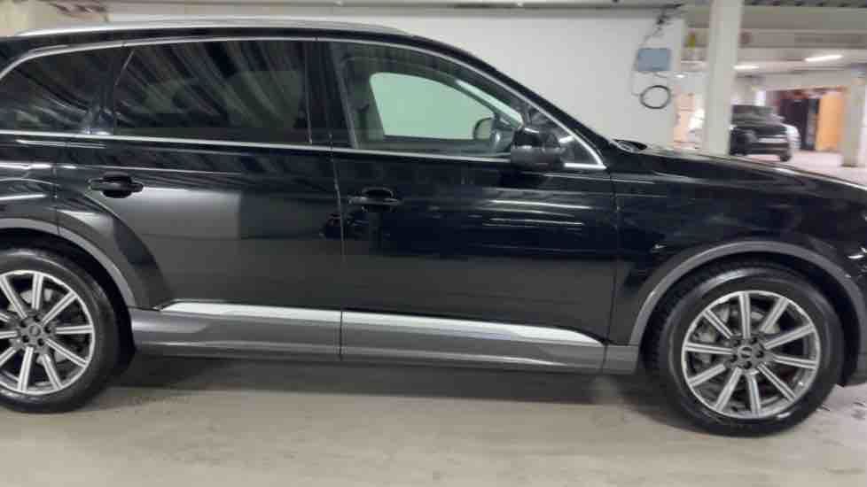 More views of Audi Q7