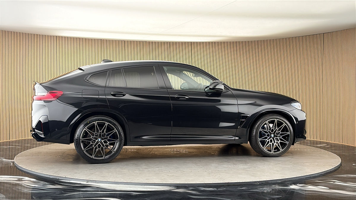 More views of BMW X4 M