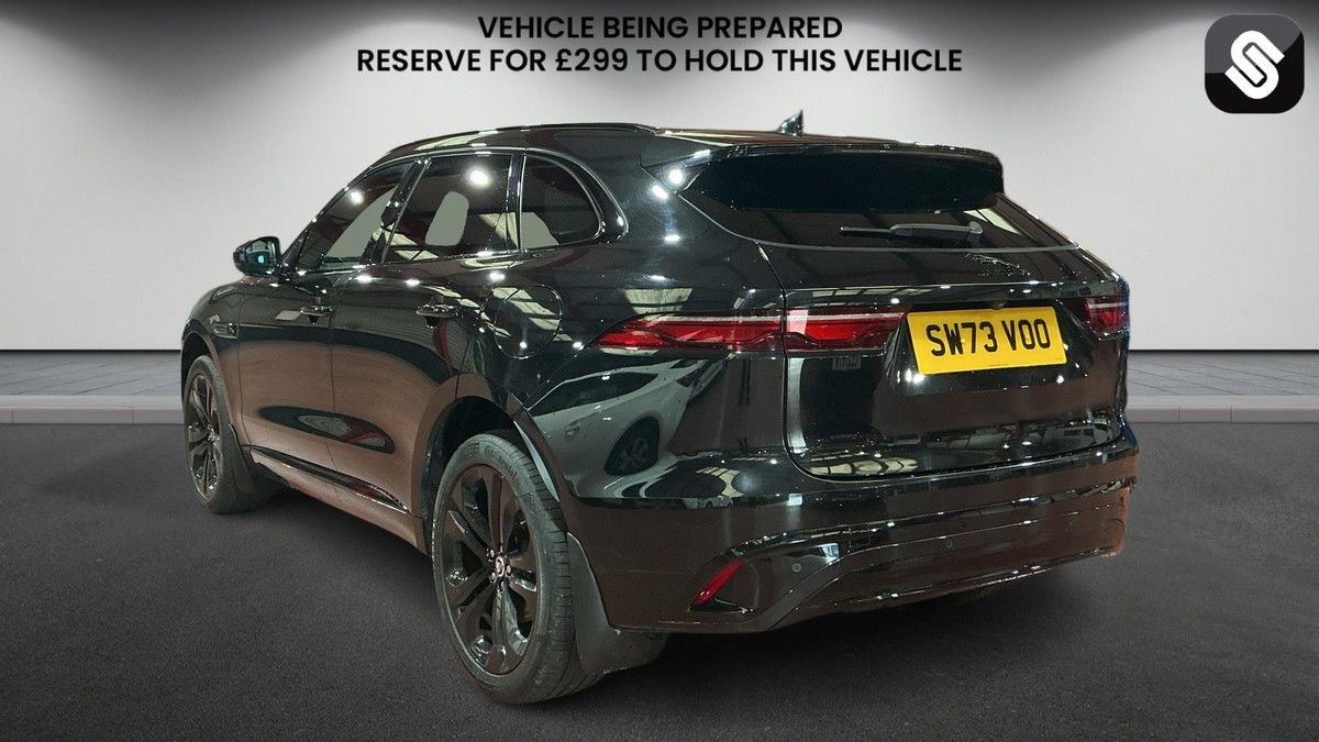 Jaguar F-PACE Image 3