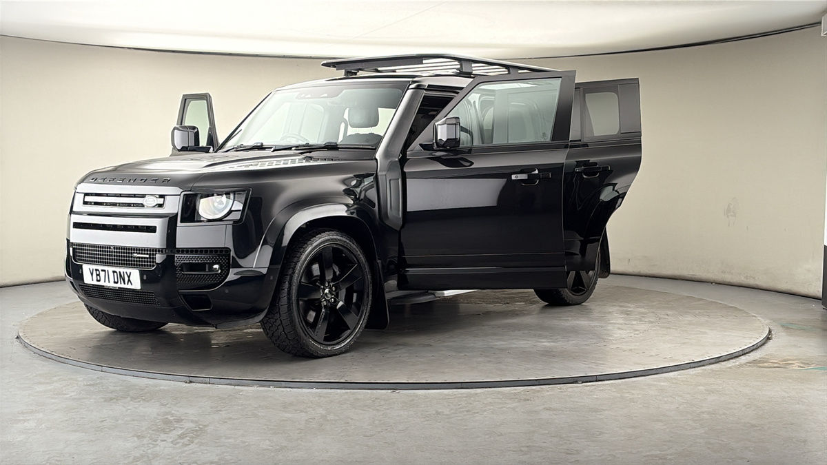 More views of Land Rover Defender 110