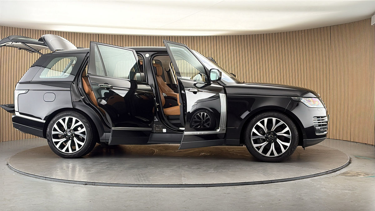 More views of Land Rover Range Rover