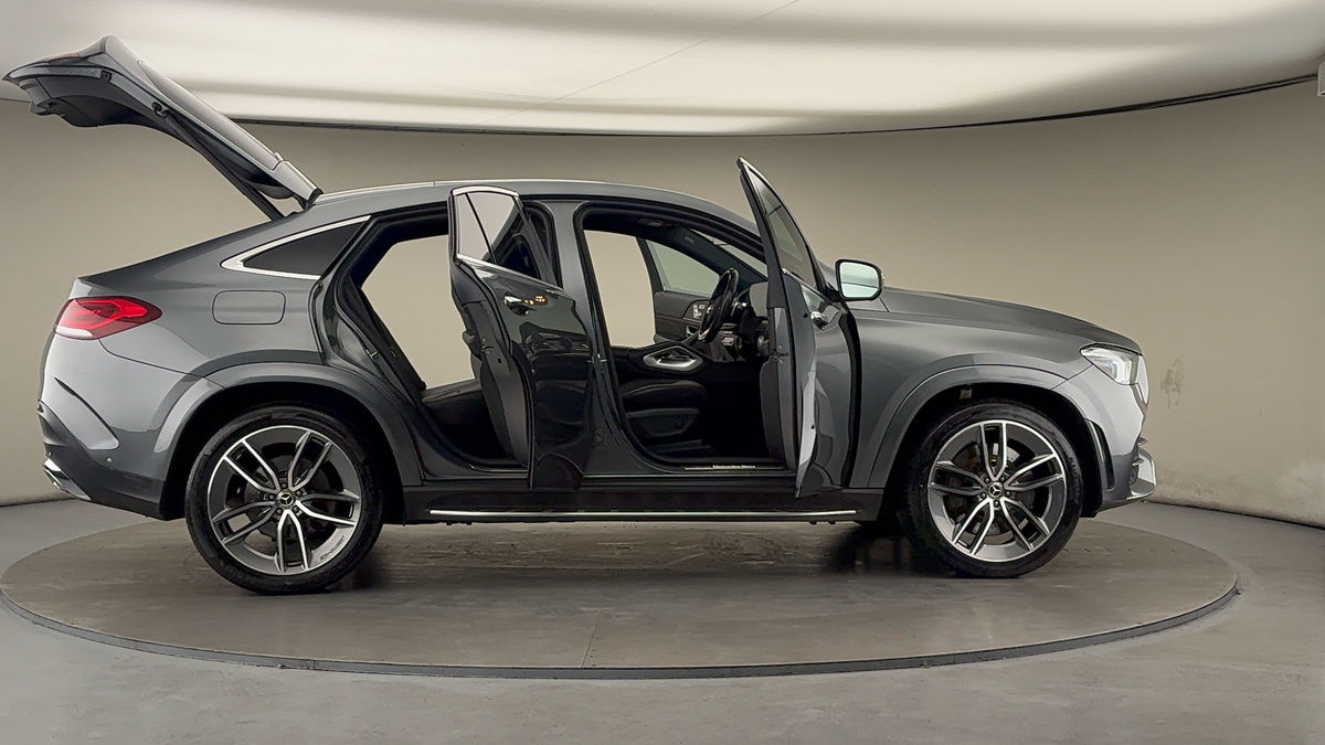 More views of Mercedes-Benz GLE