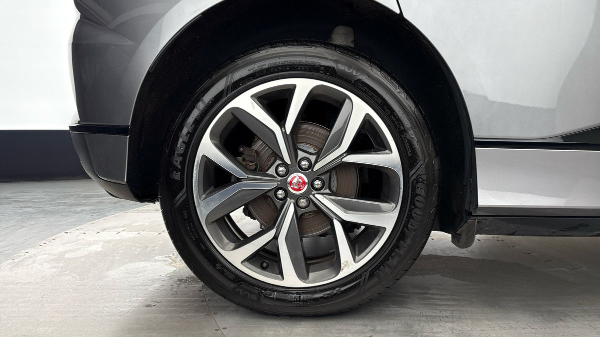 Jaguar I-PACE Image 11