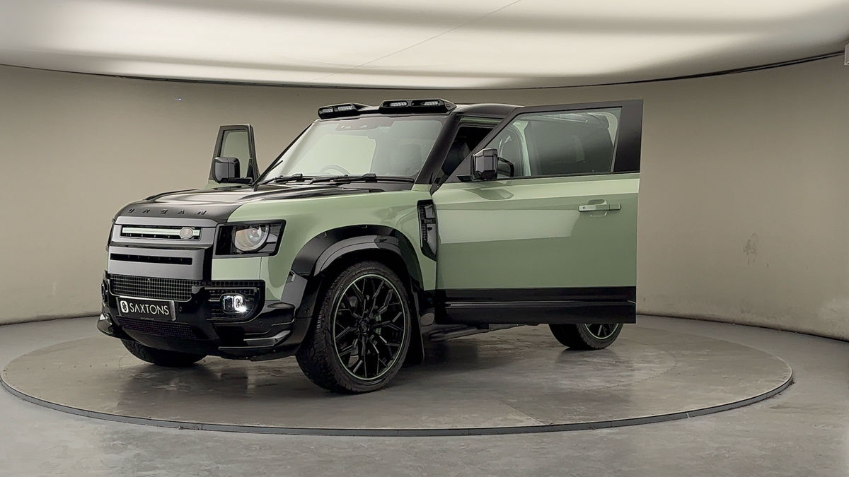 More views of Land Rover Defender 90