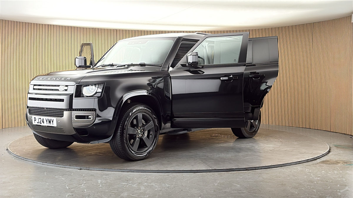 More views of Land Rover Defender 110
