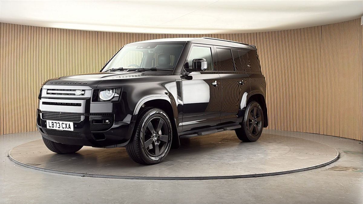 More views of Land Rover Defender 110