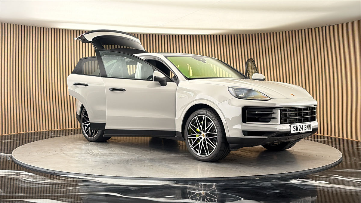 More views of Porsche Cayenne