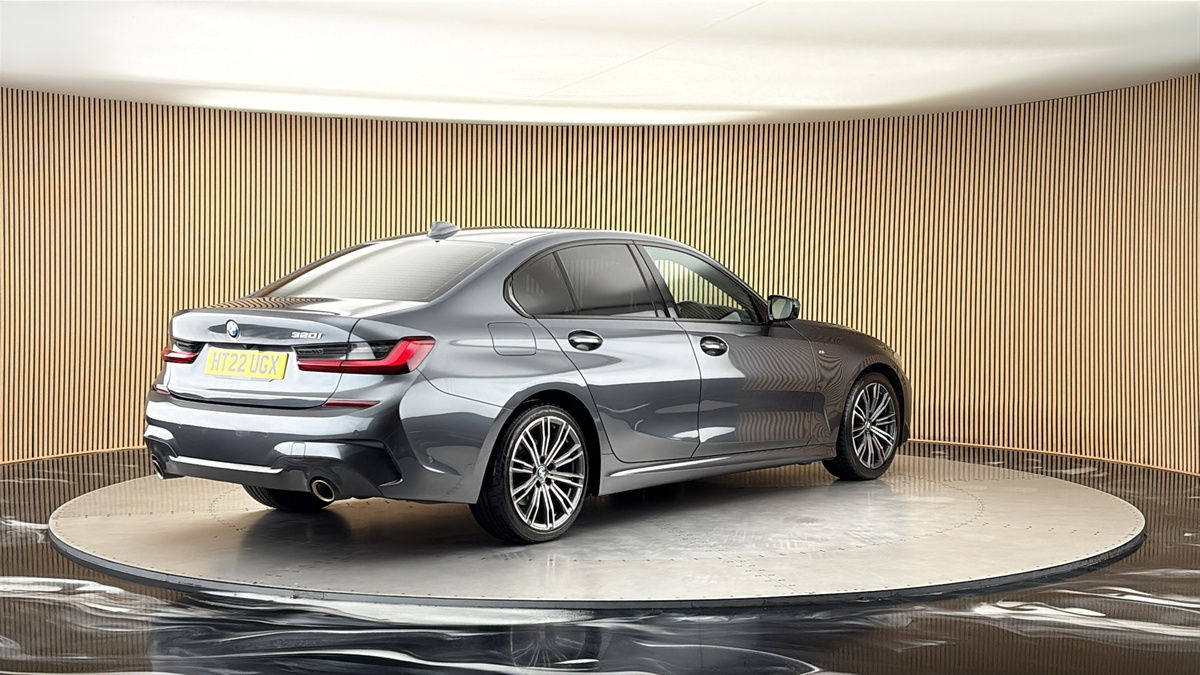 BMW 3 Series Image 21