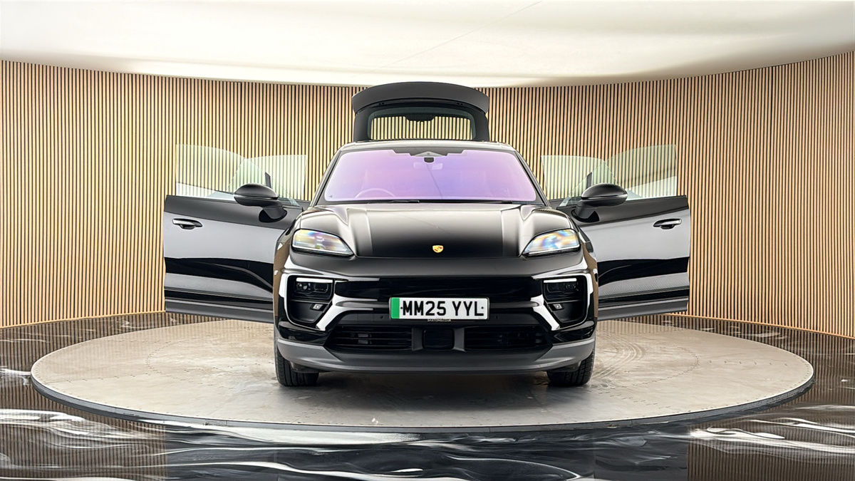 More views of Porsche Macan