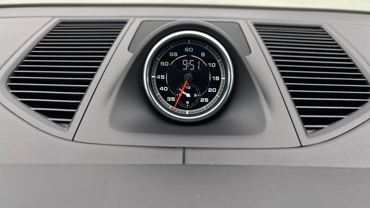 Porsche Macan Image 25