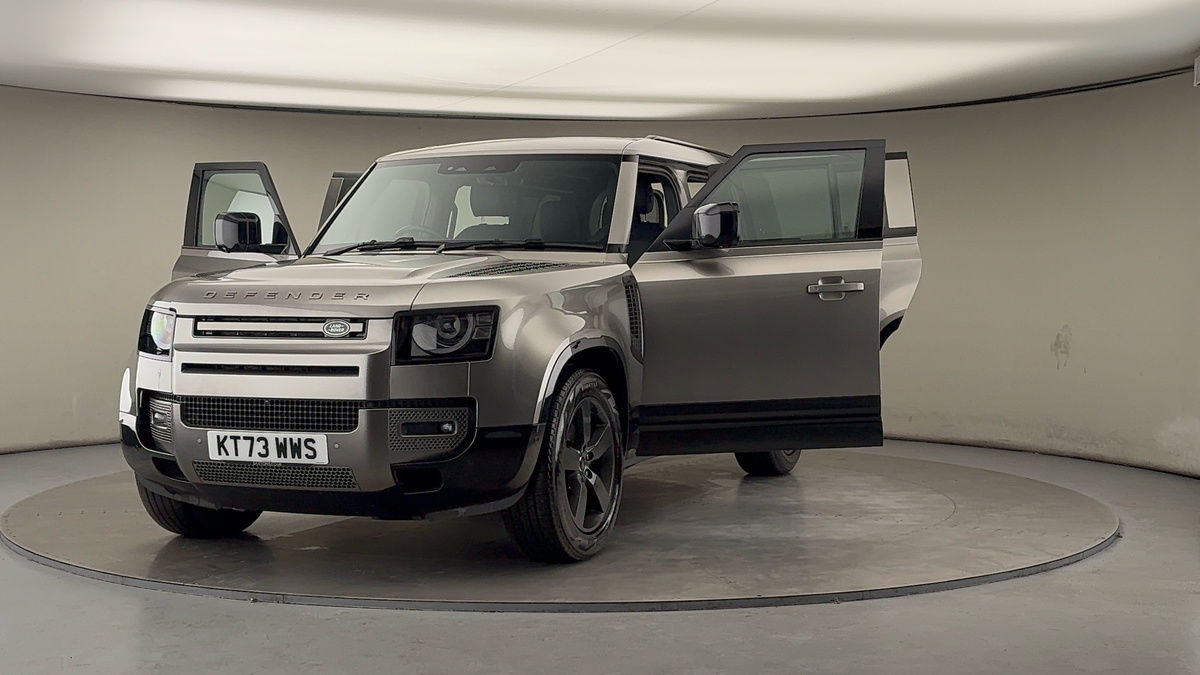 More views of Land Rover Defender 110