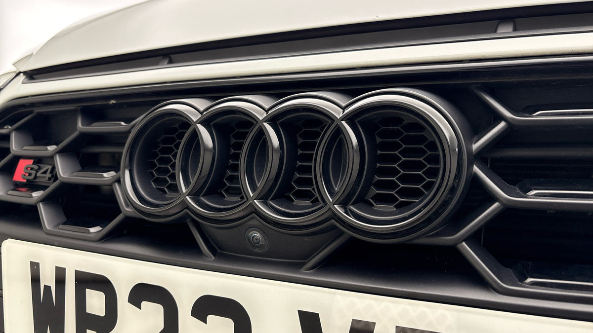 Audi S4 Avant Image 24