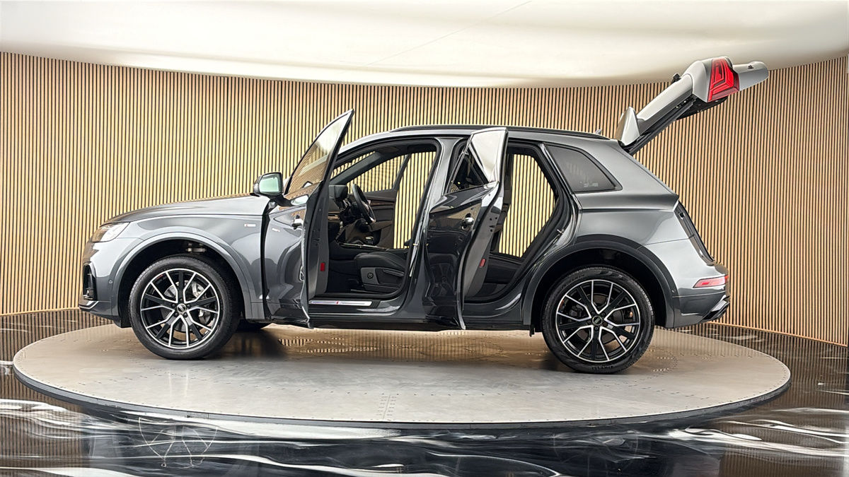 More views of Audi Q5