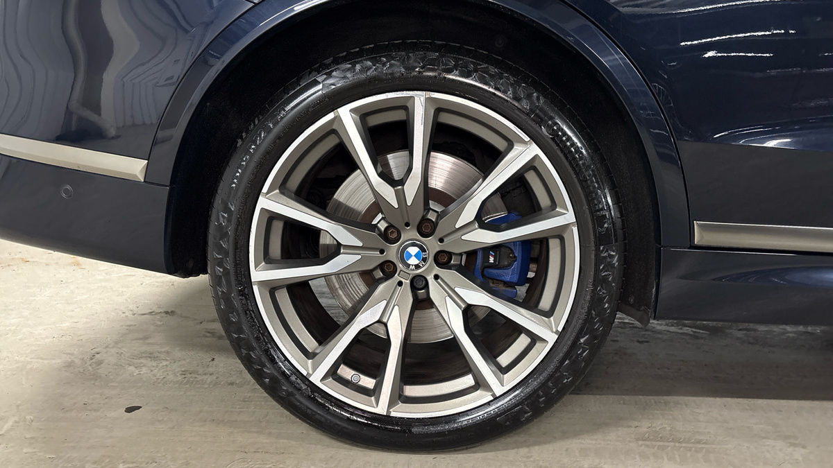 BMW X7 Image 10