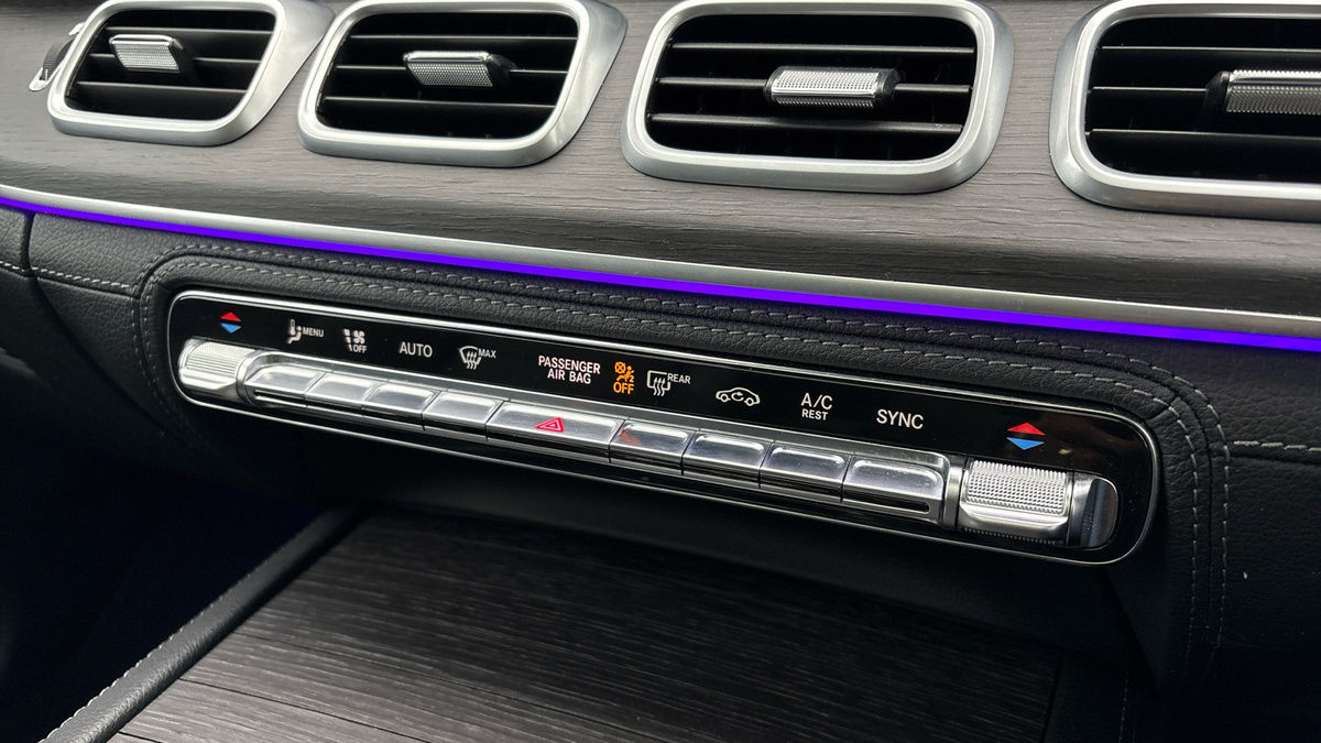 Mercedes-Benz GLE Image 25