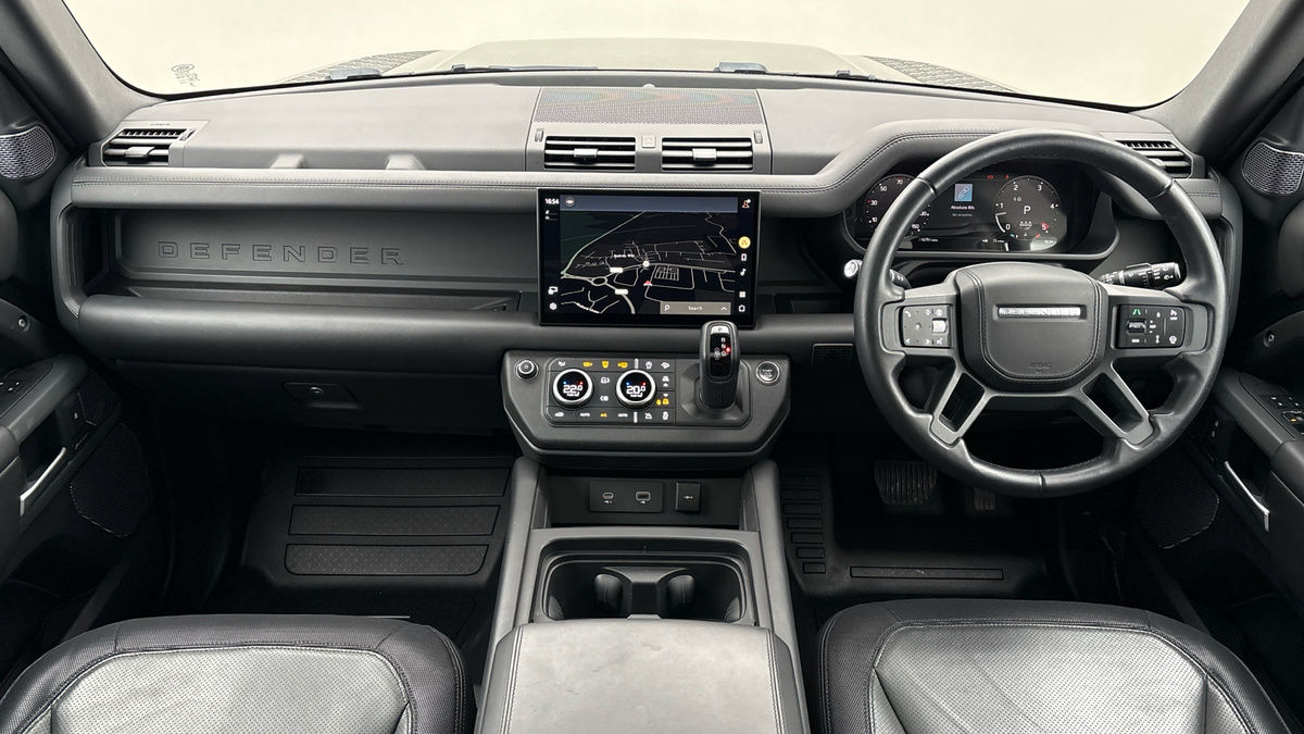 Land Rover Defender 110 Image 12