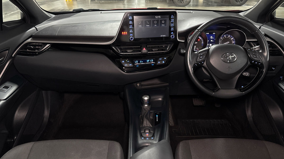 Toyota C-HR Image 12