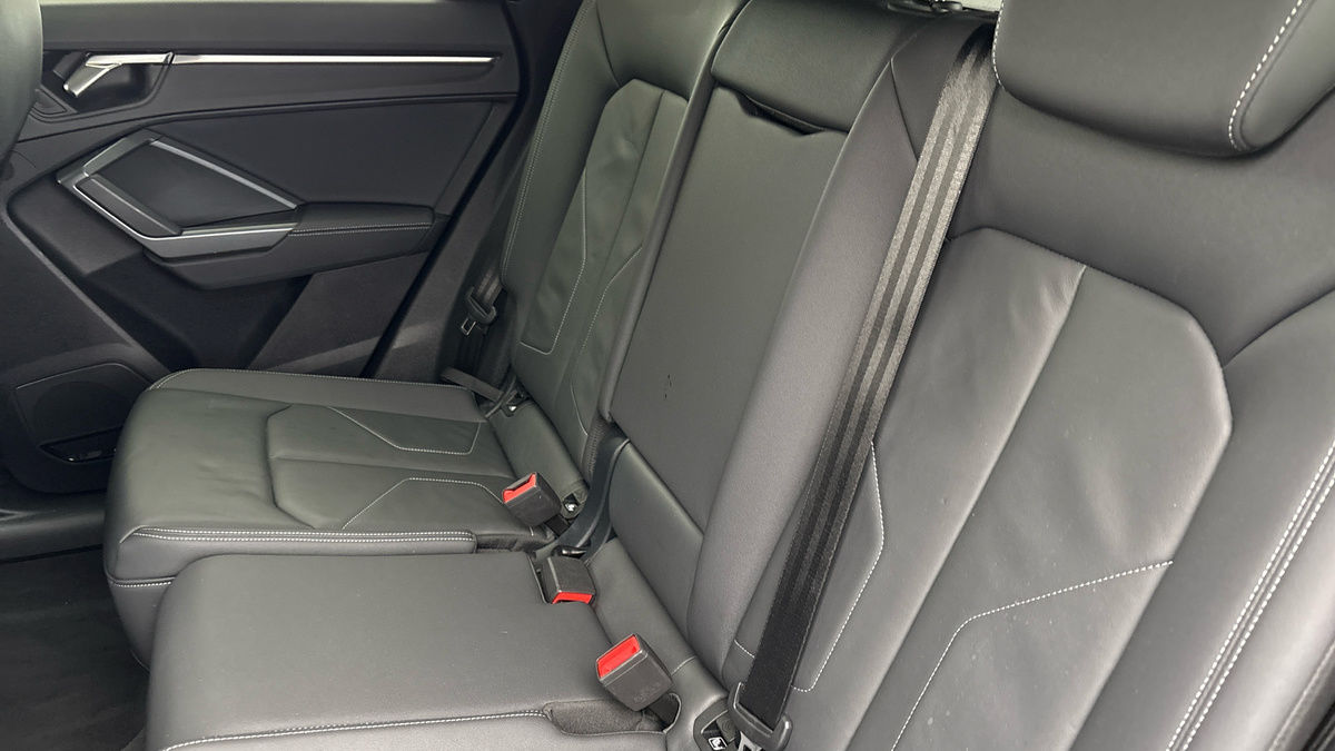 Audi Q3 Image 8